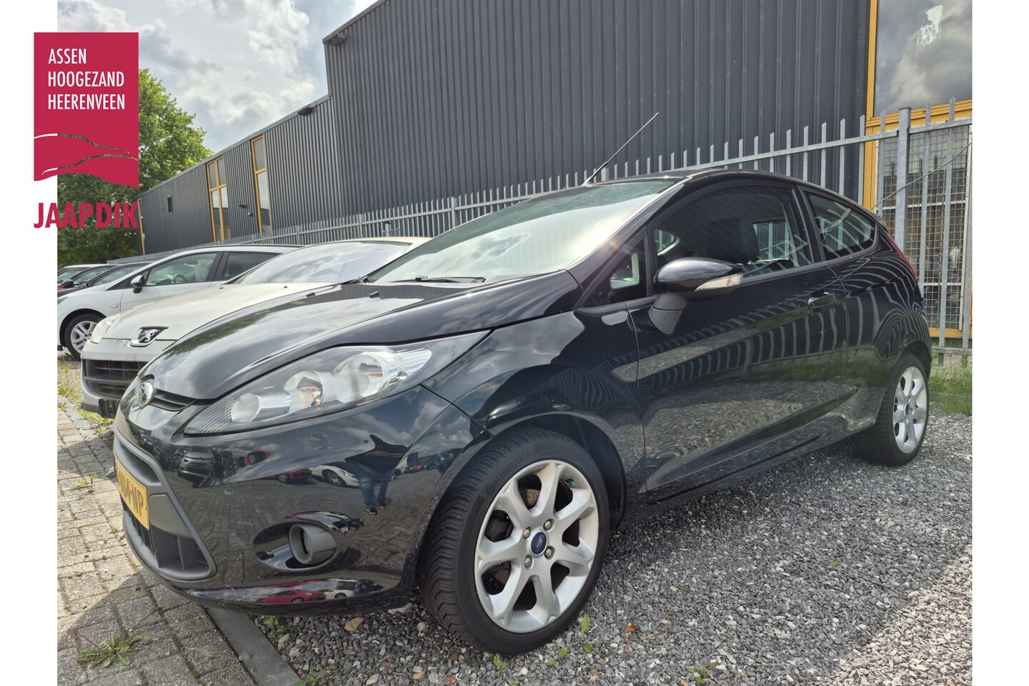 Ford Fiesta - BWJ 2012 | 1.25 82PK Trend LEES TEKST | AIRCO | LICHTMETAAL | SPOILER | STUURBEKR | - AutoWereld.nl