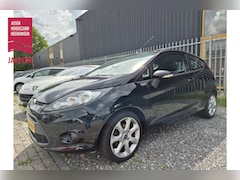 Ford Fiesta - BWJ 2012 | 1.25 82PK Trend LEES TEKST | AIRCO | LICHTMETAAL | SPOILER | STUURBEKR |