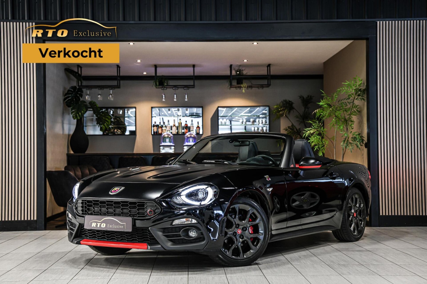 Fiat 124 Spider - 1.4 MultiAir Turbo Abarth|LED|Leder|Bose|Complete historie - AutoWereld.nl