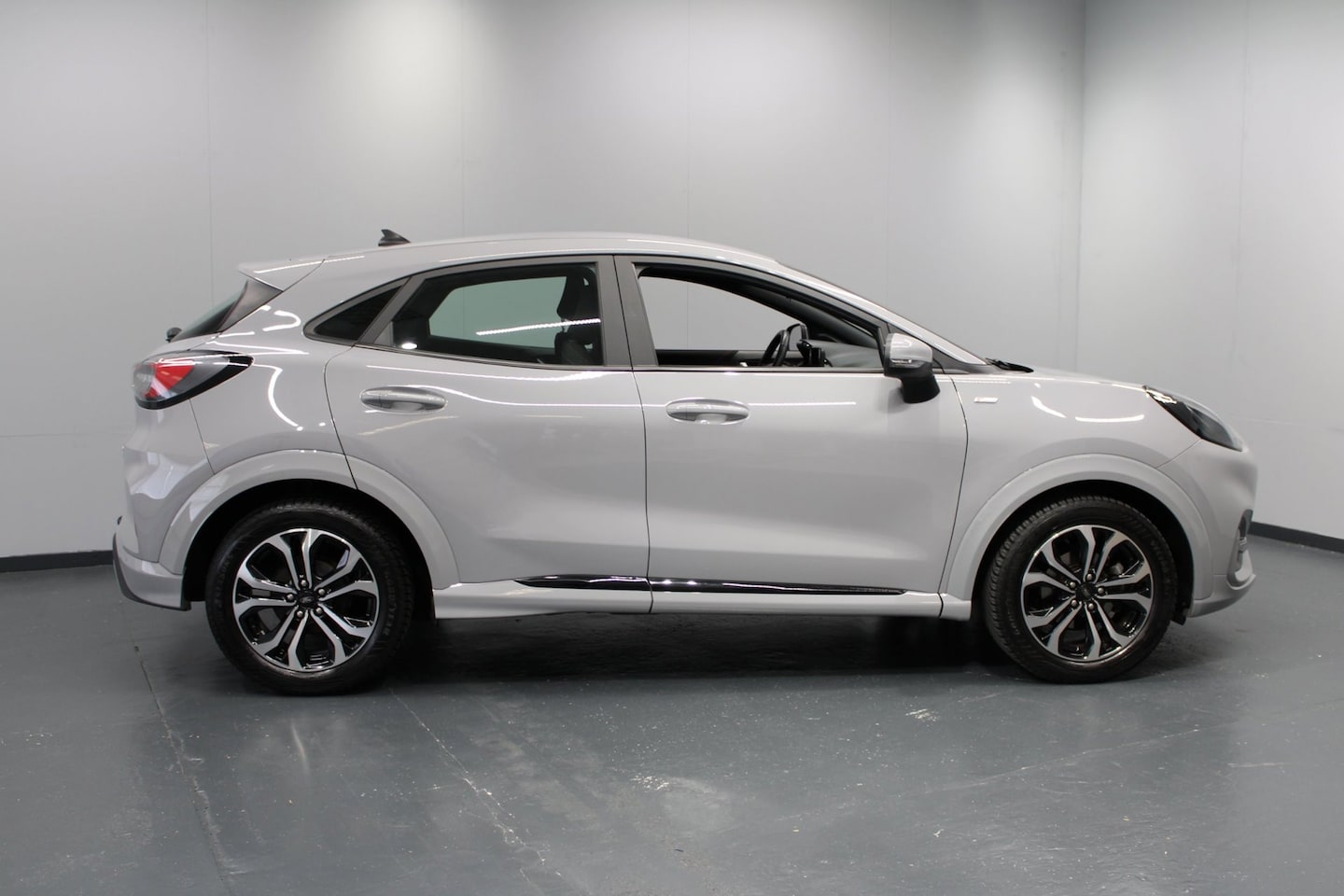 Ford Puma - 1.0 EcoBoost Hybrid ST-Line / Stoelverwarming / Navi / Airco - AutoWereld.nl
