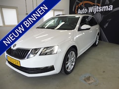 Skoda Octavia Combi - 1.5 TSI Greentech Business Edition Trekhaak | Navi | LED | Leer/stof | LMV 17" | NL auto |