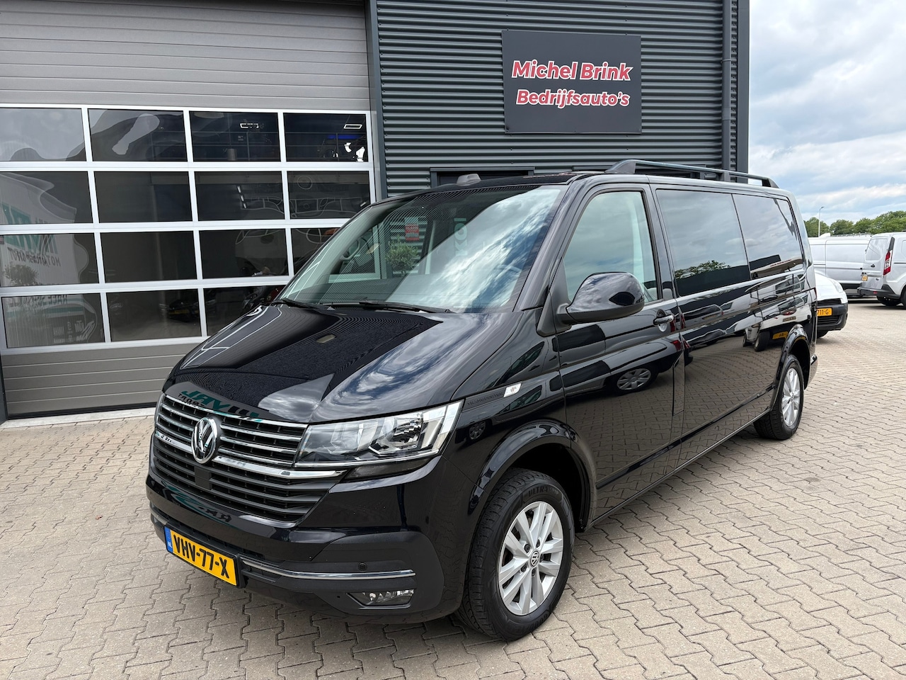 Volkswagen Transporter - 2.0 TDI L2H1 Highline Automaat - AutoWereld.nl