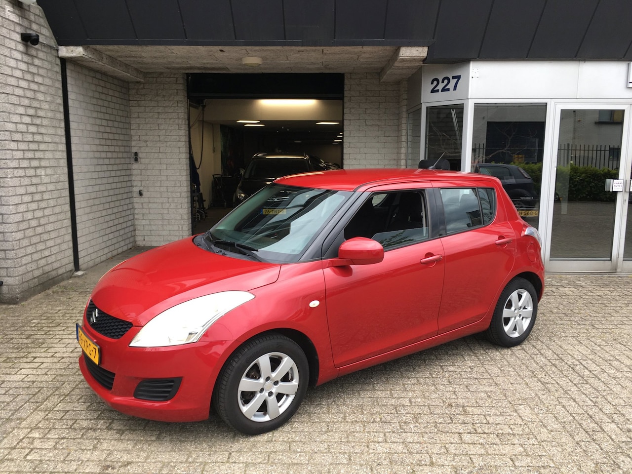 Suzuki Swift - 1.2 Summer EASSS / APK 2027 / AIRCO / 5 DEURS / ALU VELGEN - AutoWereld.nl