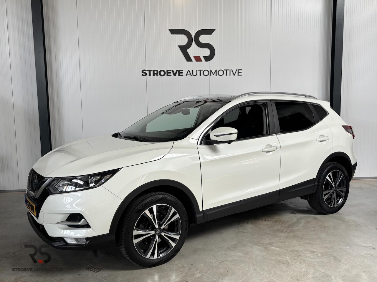Nissan Qashqai - 1.3 DIG-T 140 pk Design Edition | Navi | Camera | Pano | Cruise | Keyless | DAB | Trekh | - AutoWereld.nl