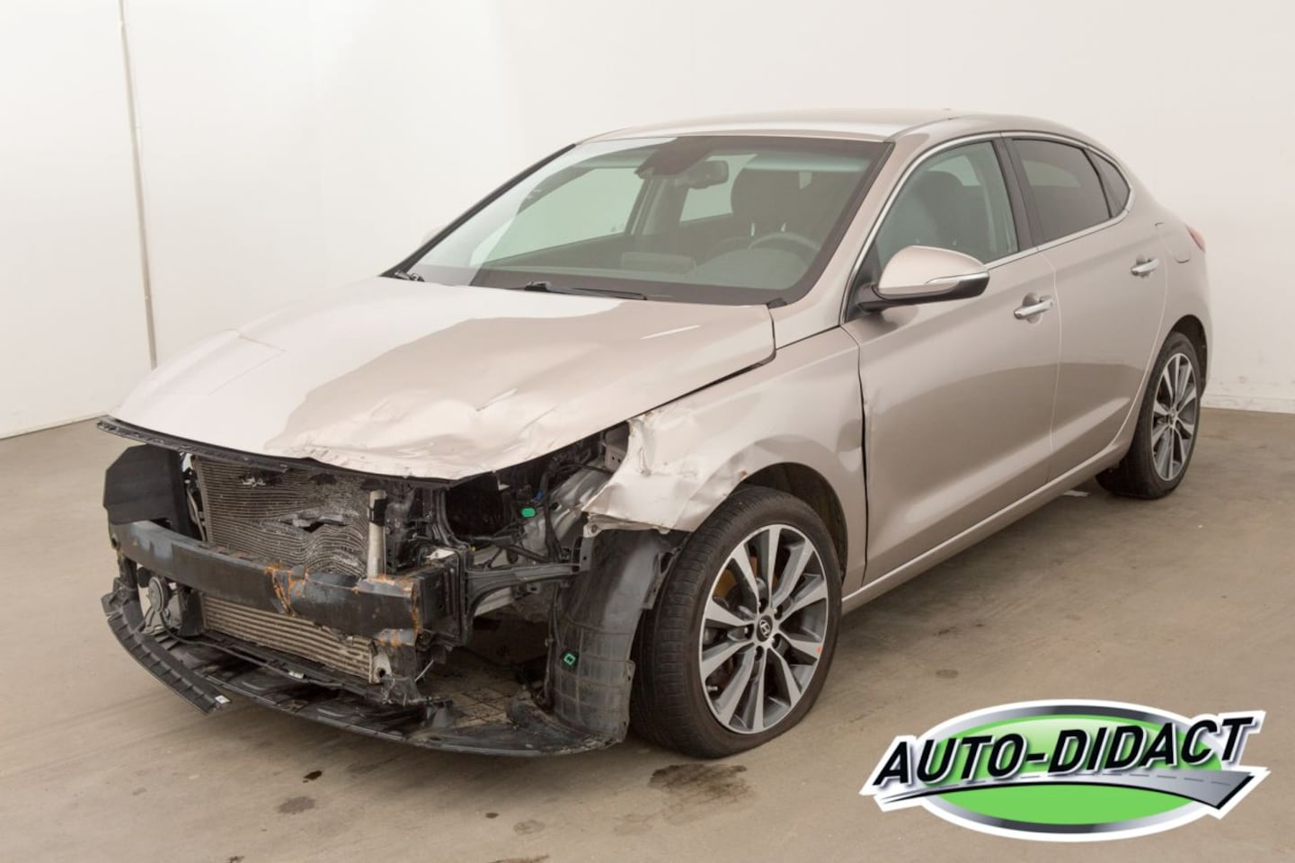 Hyundai i30 Fastback - I-30 1.4T 103kw Clima Navi - AutoWereld.nl
