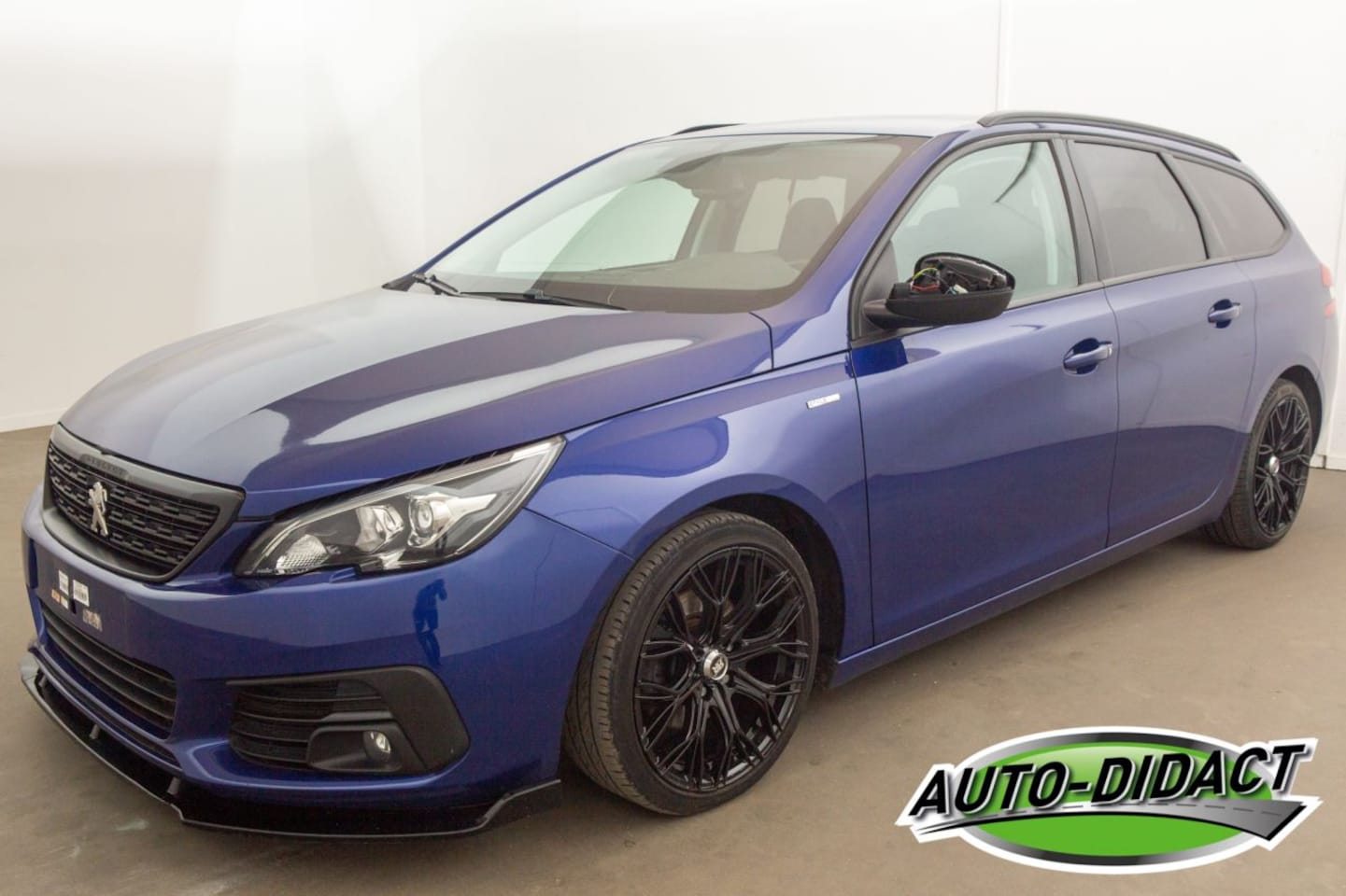 Peugeot 308 SW - 1.2 Carpas Clima Navi Camera Style - AutoWereld.nl