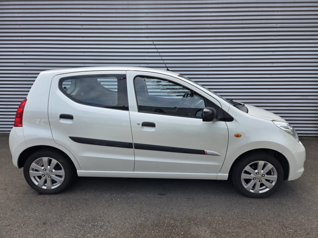 Suzuki Alto - 1.0 Celebration EASSS 1.0 Celebration EASSS - AutoWereld.nl