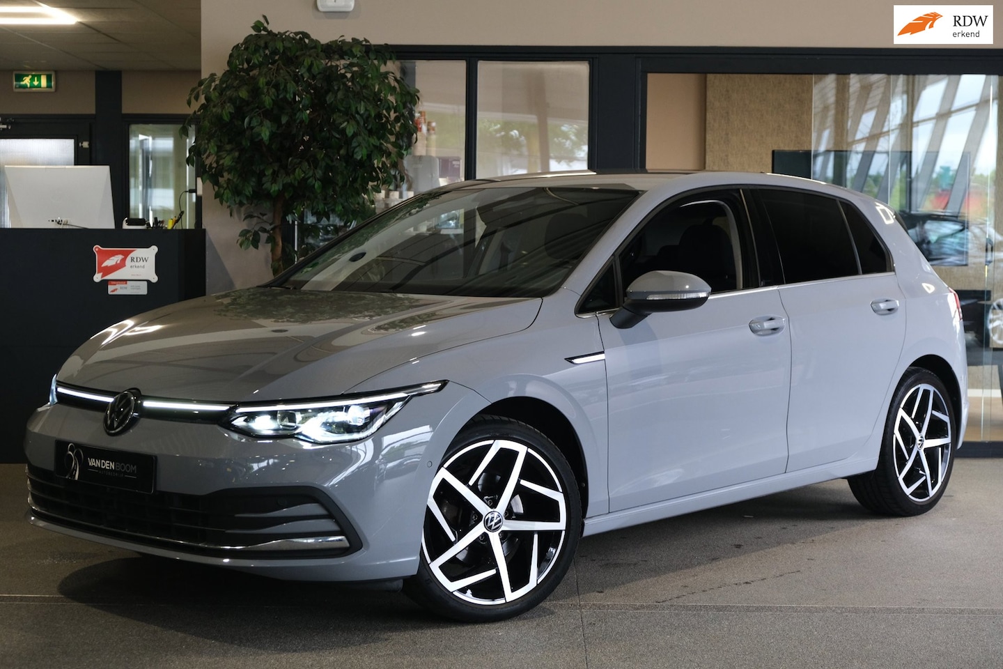 Volkswagen Golf - 8 1.5 eTSI Style DSG Navi IQ Led Cam Acc Pdc - AutoWereld.nl