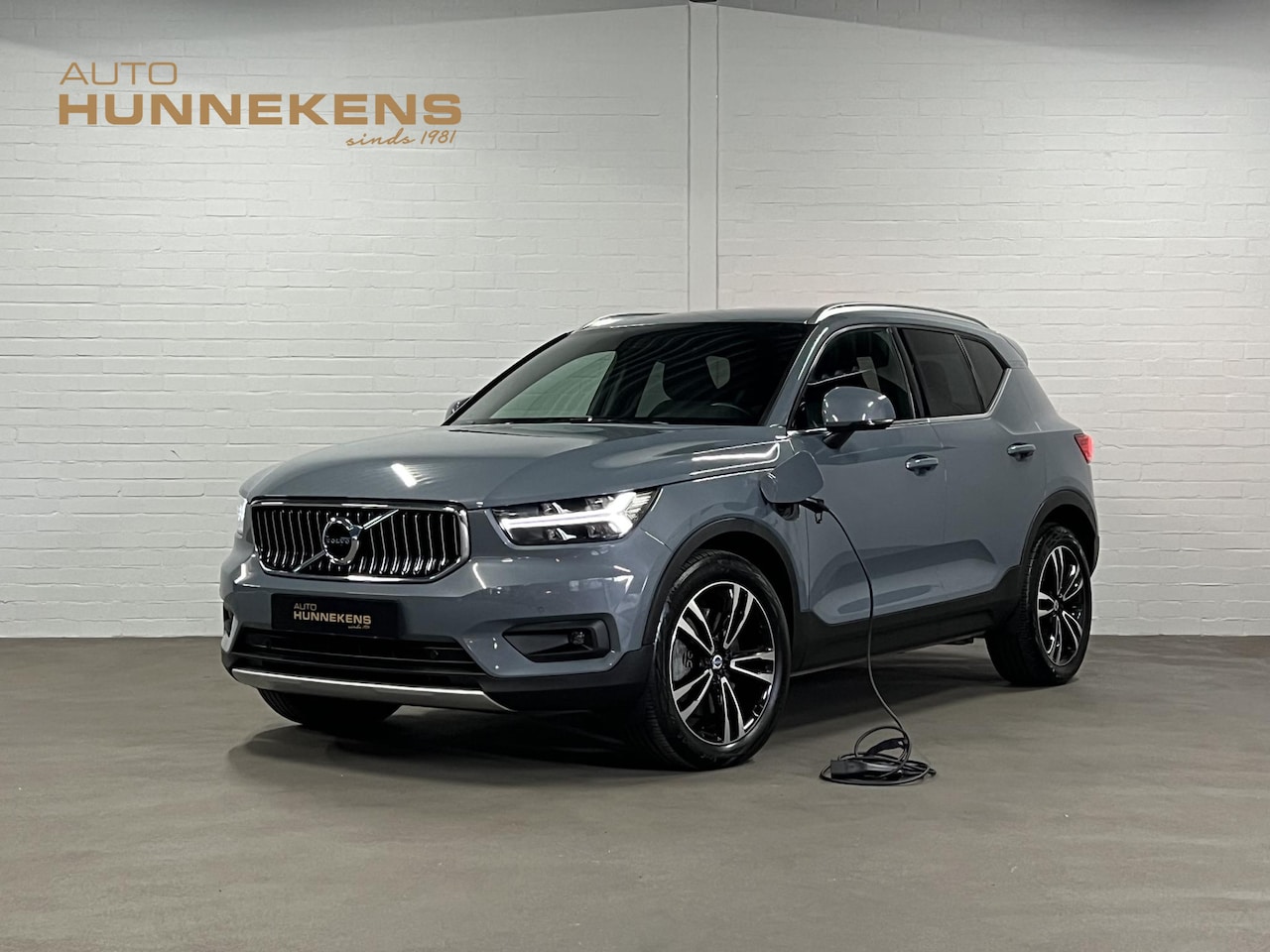 Volvo XC40 - 1.5 T5 Recharge Inscription Trekhaak | Adapt. Cruise | Achteruitrij camera | Stuur-/stoelv - AutoWereld.nl