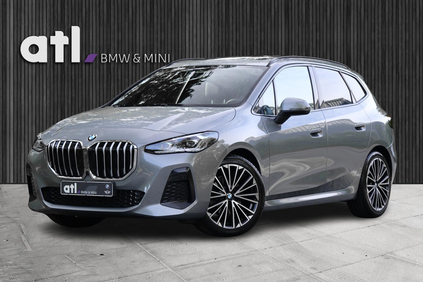 BMW 2-serie Active Tourer - 218i M-Pakket | Pano | HUD | Harman Kardon | Adap Cruise | LED | Elektr. Stoel Mem | DAB | - AutoWereld.nl