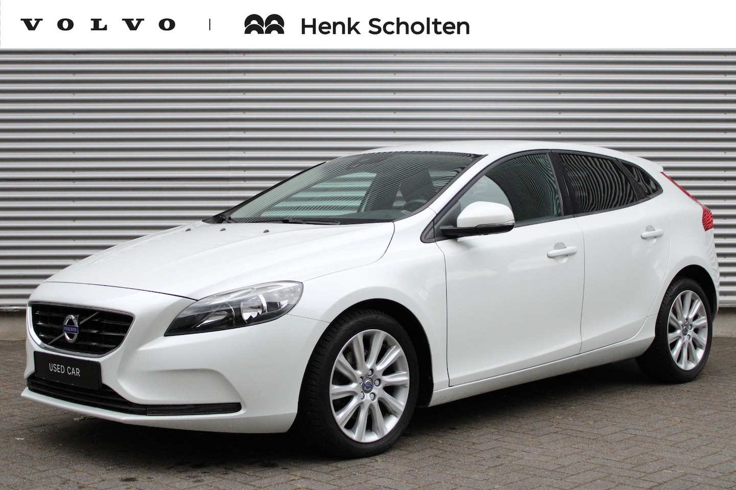 Volvo V40 - T2 Kinetic 129PK Handgeschakeld | Verwarmbare Voorruit | Trekhaak | Getint Glas | Cruise C - AutoWereld.nl