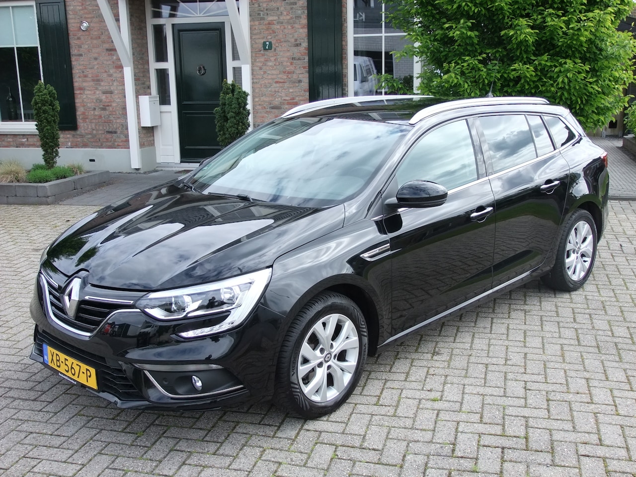Renault Mégane Estate - 1.3 TCe Limited 1.3 TCe Limited , Camera , Stoelverwarming, Trekhaak , Bluetooth , Pdc enz. - AutoWereld.nl