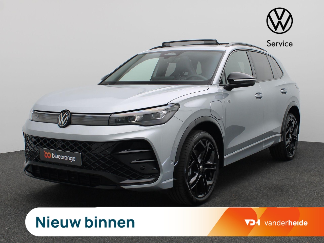 Volkswagen Tiguan - 1.5 eHybrid R-Line Edition 272PK DSG Panoramadak, Trekhaak, Black Style, Navi via Apple Ca - AutoWereld.nl