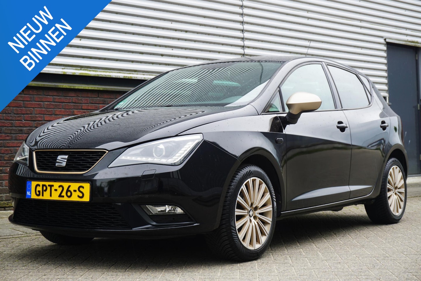 SEAT Ibiza ST - 1.0 Navigatie/Xenon/Parkeersensor/All-Seasonbanden - AutoWereld.nl
