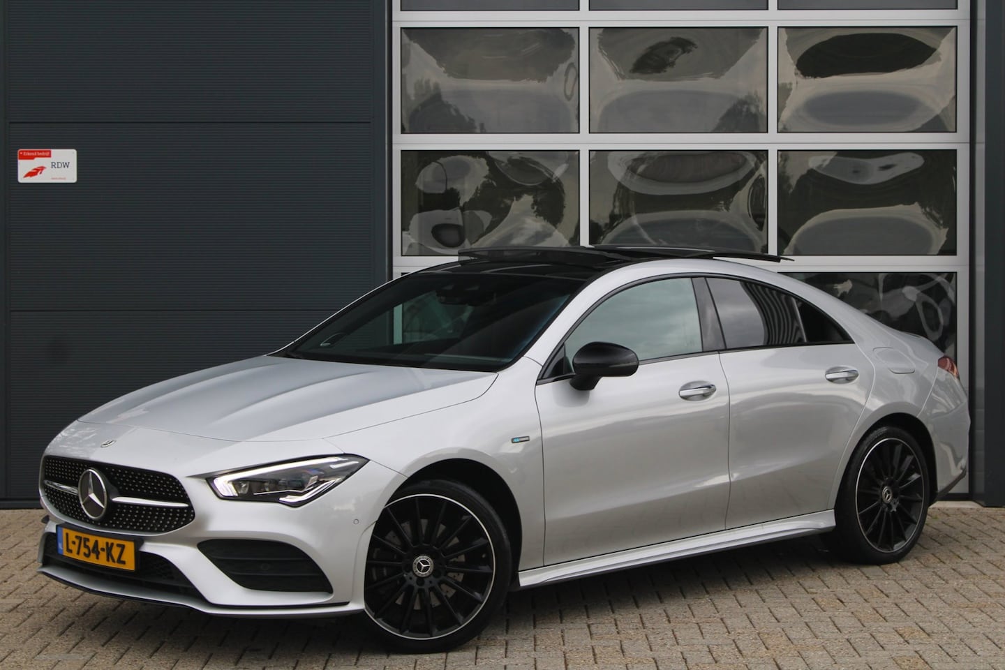 Mercedes-Benz CLA-Klasse - 250 e AMG-Line | Pano | Sfeer | Memory | Burmester | Camera - AutoWereld.nl