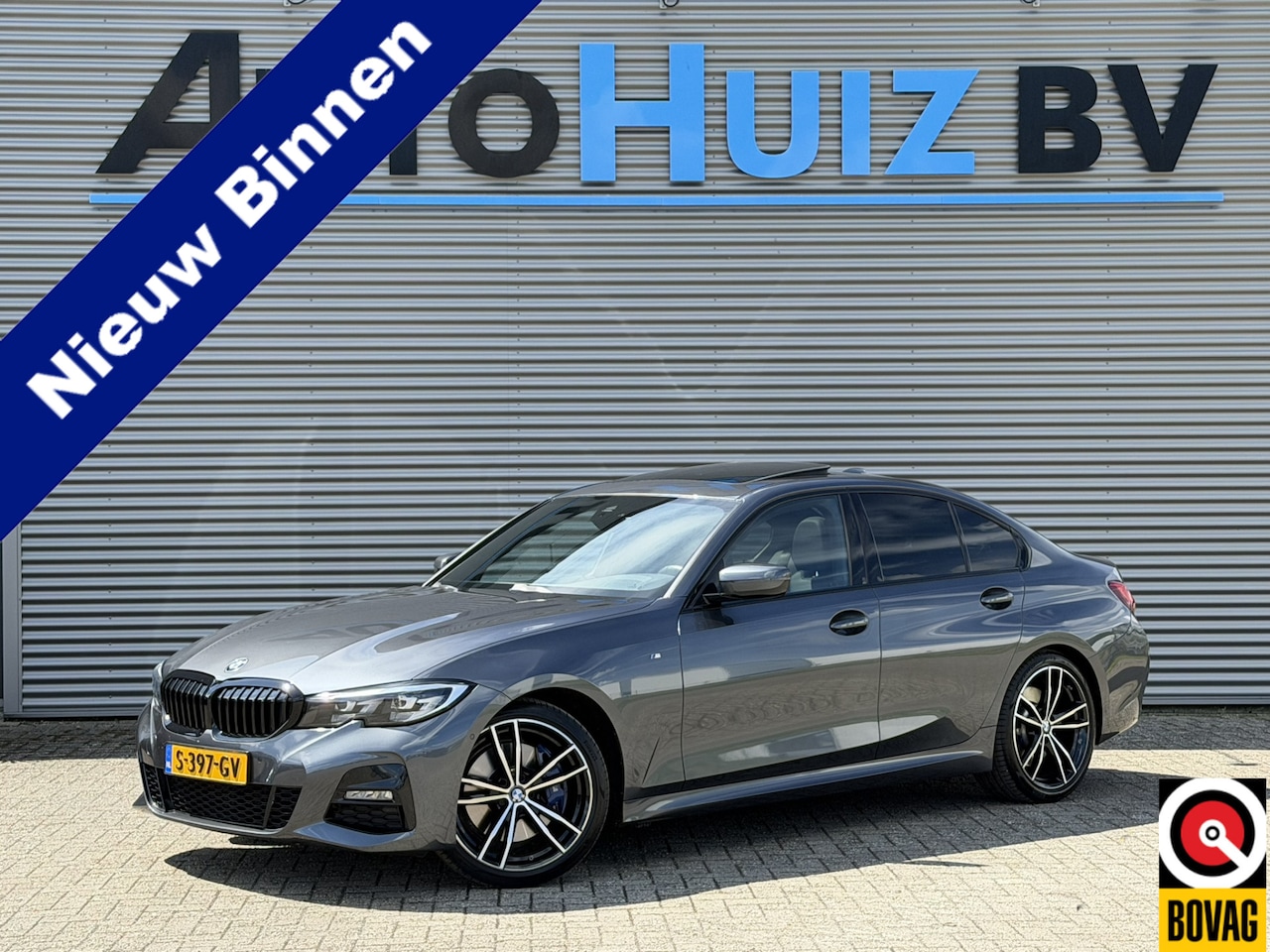 BMW 3-serie - 330i High Executive M Sport Schuif-/ Kanteldak 19 Inch Wegklapbare trekhaak Achteruitrijca - AutoWereld.nl