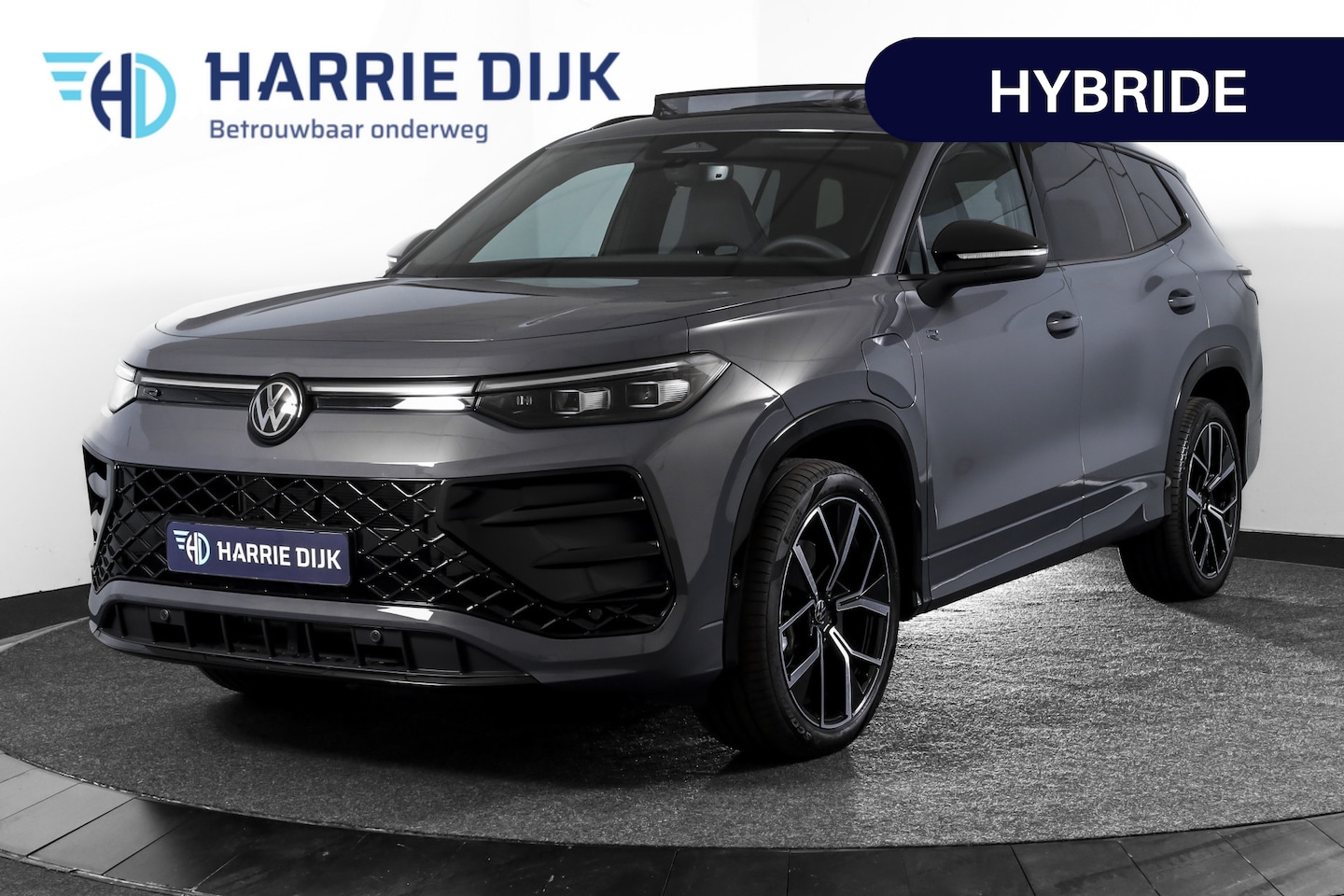 Volkswagen Tayron - 1.5 eHybrid 272 PK R-Line Edition | Black Style Pakket | S/K-Panodak | Elek. Trekhaak | Di - AutoWereld.nl