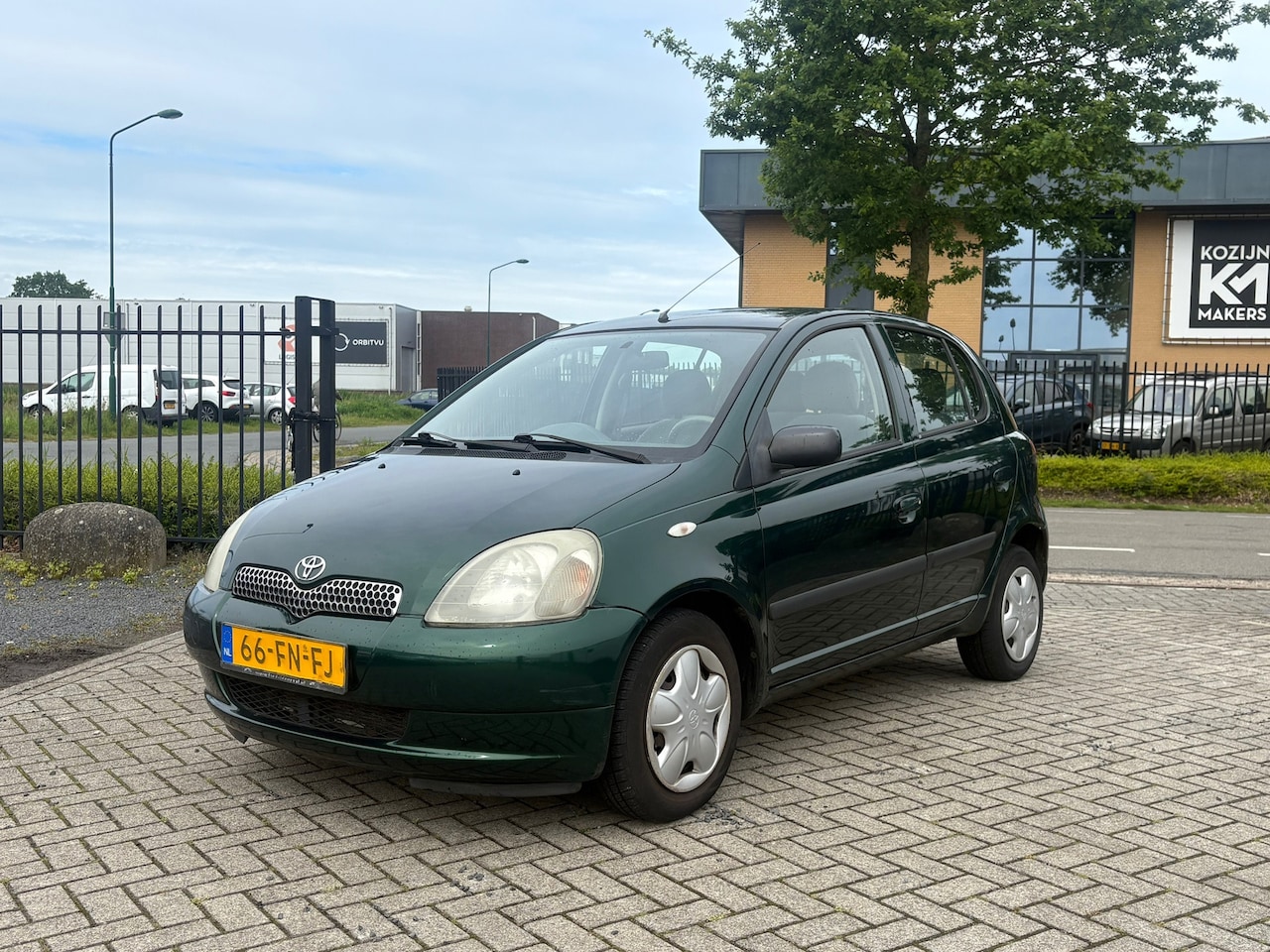 Toyota Yaris - 1.3-16V VVT-i Sol | 5 Deurs | Airco - AutoWereld.nl