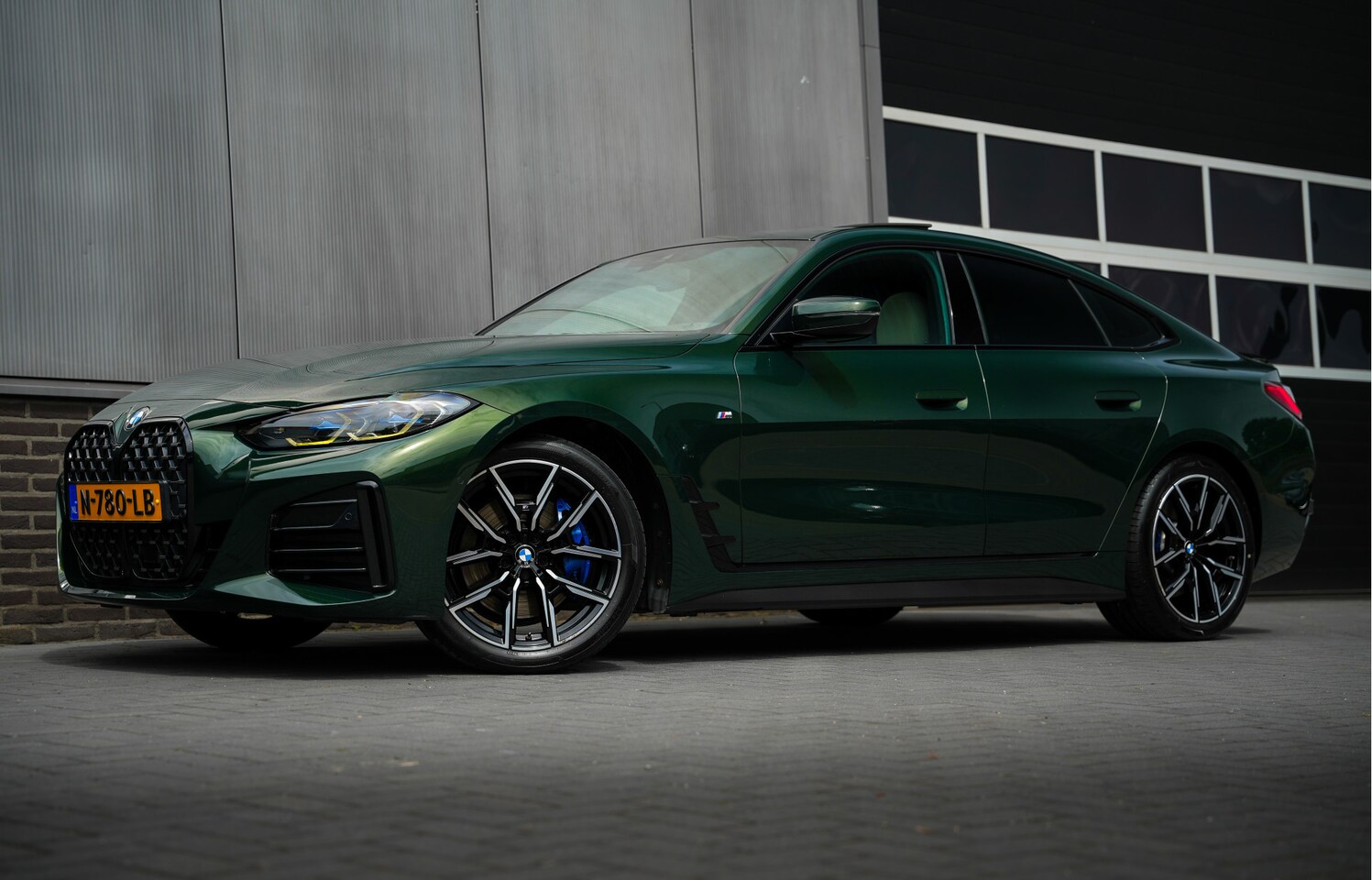BMW 4-serie Gran Coupé - 430i 245 pk Business Edition Plus M-Sportpakket / Sanremo-Groen/ Pano-Dak/ Leder/ Laser/ S - AutoWereld.nl
