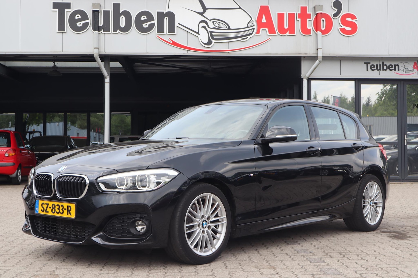 BMW 1-serie - 118i Corporate Lease Executive | Automaat | M-Sport pakket | Navigatie - AutoWereld.nl