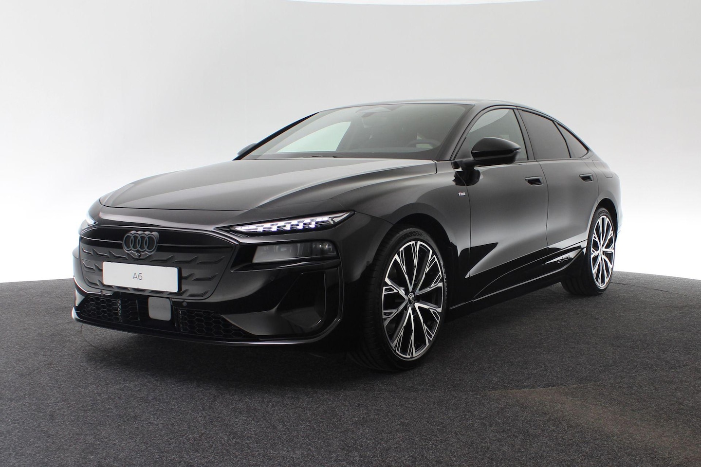 Audi A6 Sportback e-tron - 83 kWh 286 pk S edition | Optiekpakket Zwart | Sportstoel Leder/Dinamic Zwart | Winterpakk - AutoWereld.nl
