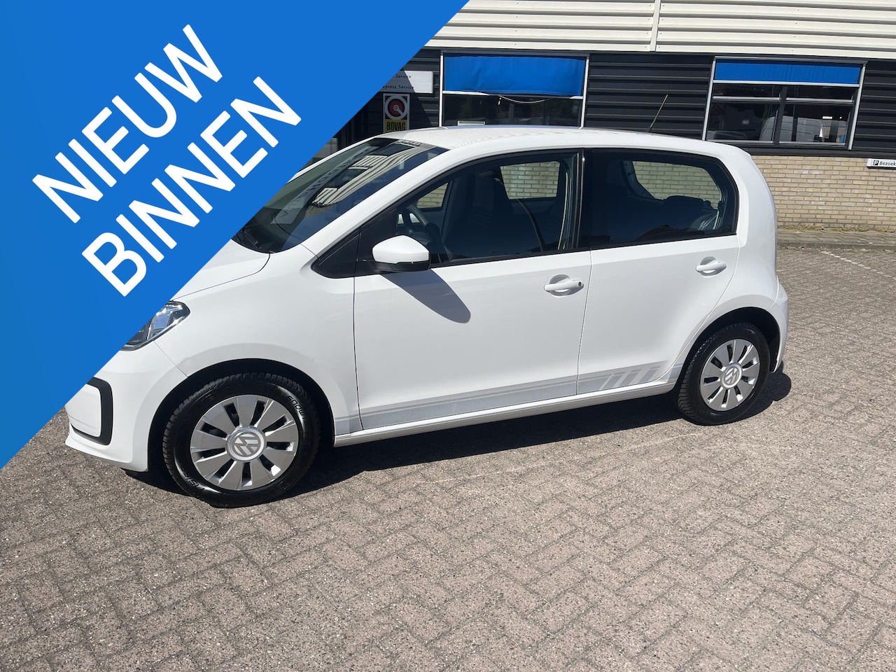Volkswagen Up! - 1.0 BMT move up! 1 ste eigenaar, perfect aantoonbaar onderhouden, airco, 5 deuren. - AutoWereld.nl
