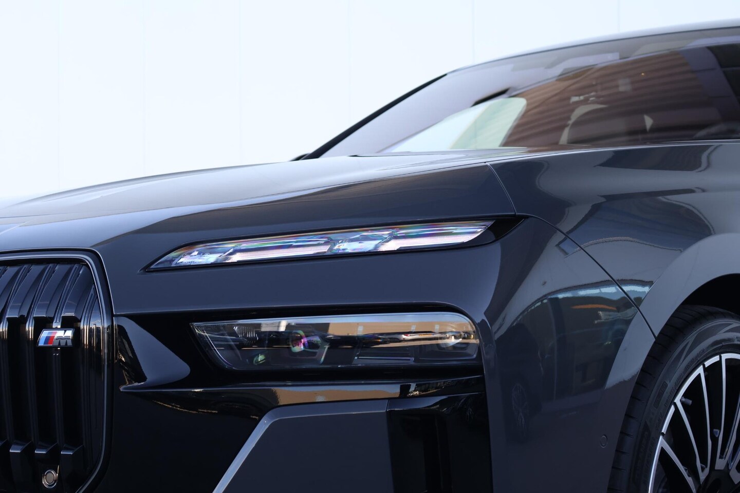 BMW 7-serie - M760e xDrive M Sportpakket Pro | Connoisseur Pack | Executive Pack | Entertainment systeem - AutoWereld.nl