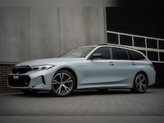 BMW 3-serie Touring - 330e 293 pk xDrive M-Sportpakket / Brooklyn-Grey/ Facelift/ Head-Up/ Pano-Dak/ Keyless/ Sp