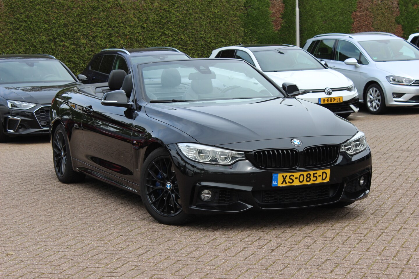 BMW 4-serie Cabrio - 435i High Exe. M Sport / Akrapovic / Camera / Head-up / Leder / Windscherm / Nekverwarming - AutoWereld.nl