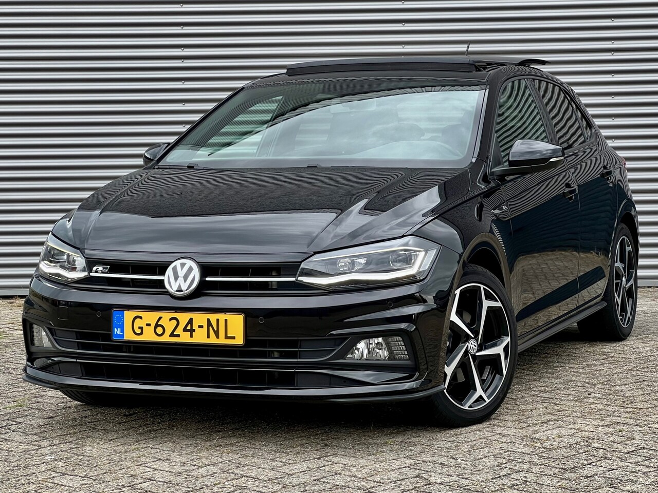 Volkswagen Polo - 1.0 TSI Highline 115 PK DSG | 2X R-Line | Panorama | LED | Virtual Cockpit | Beats | BTW! - AutoWereld.nl