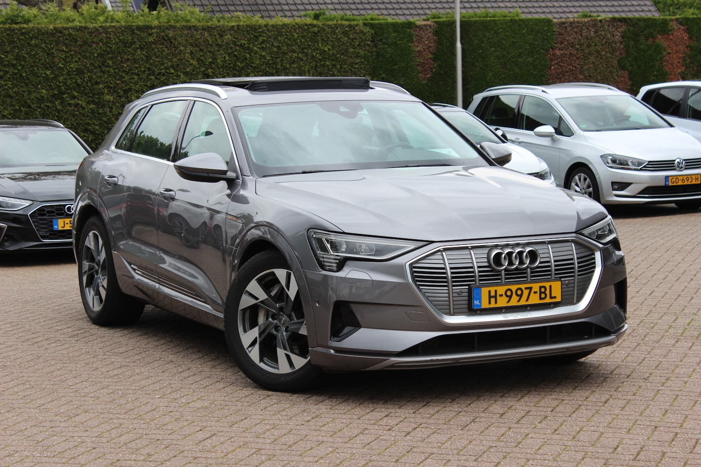 Audi e-tron - e-tron 50 quattro Launch edition plus 71 kWh / SoH 91,9% / Panoramadak / Camera / Luchtver - AutoWereld.nl