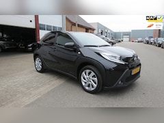 Toyota Aygo X - 1.0 VVT-i MT first