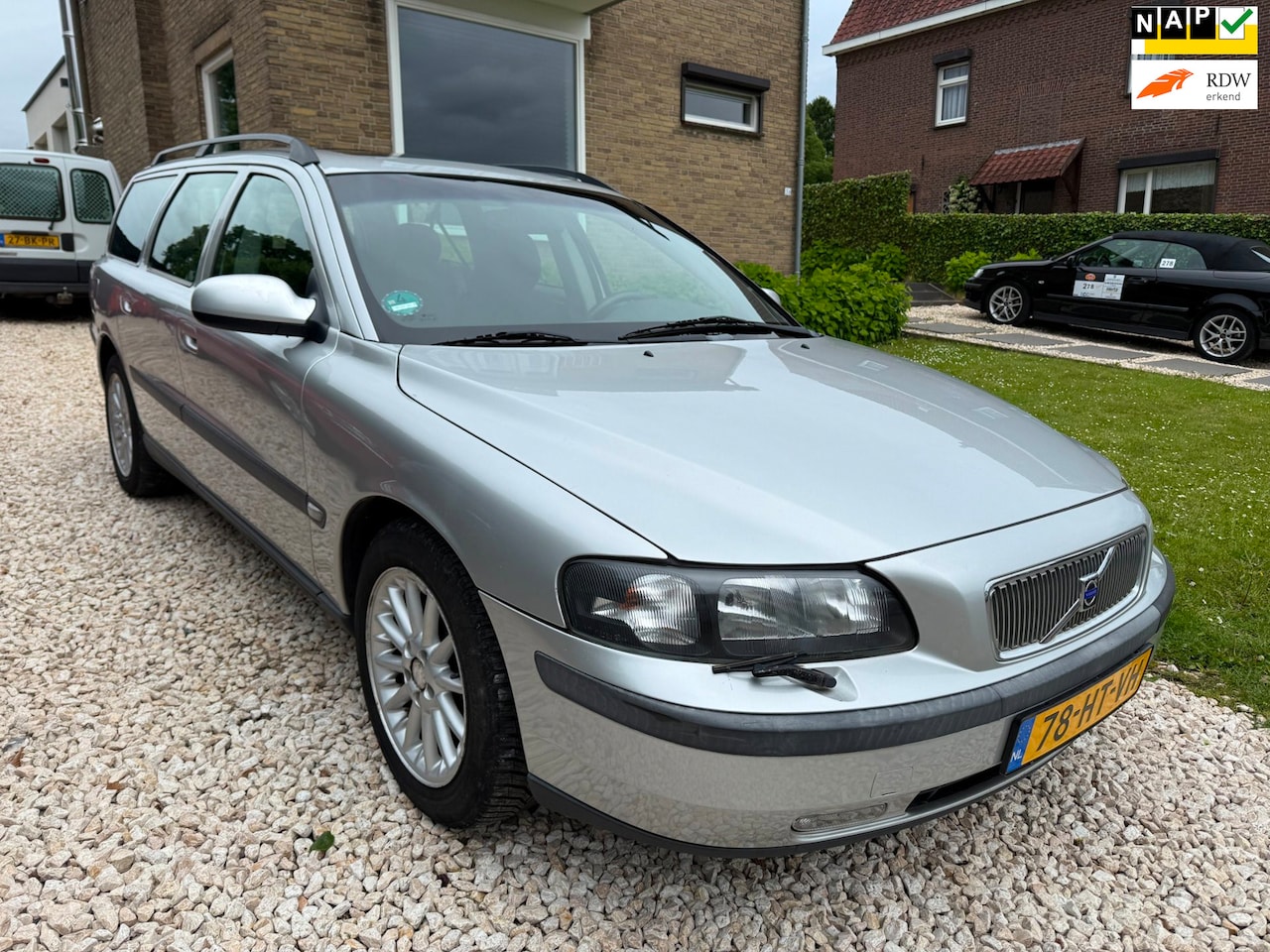 Volvo V70 - 2.4 T Geartr. 7-persoons Nwe Distributie&APK. - AutoWereld.nl