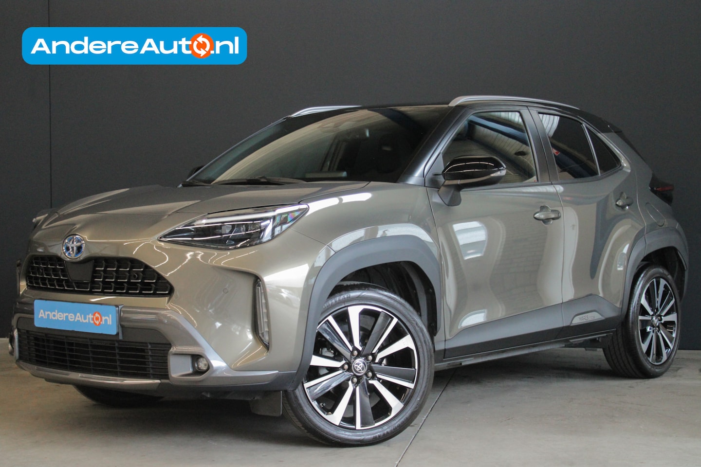 Toyota Yaris Cross - 1.5 Hybrid Launch Edition |leder|stoel/stuurverwarming|elek klep|voorruitverwarming| - AutoWereld.nl