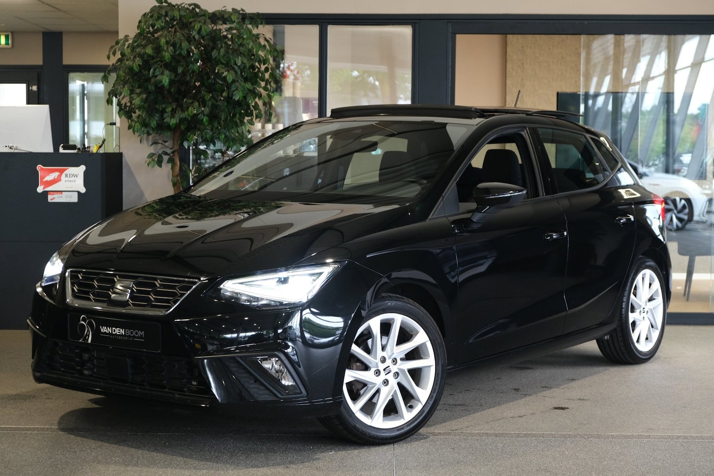 SEAT Ibiza - 1.0 FR DSG 110PK Facelift Pano Navi Led Camera - AutoWereld.nl