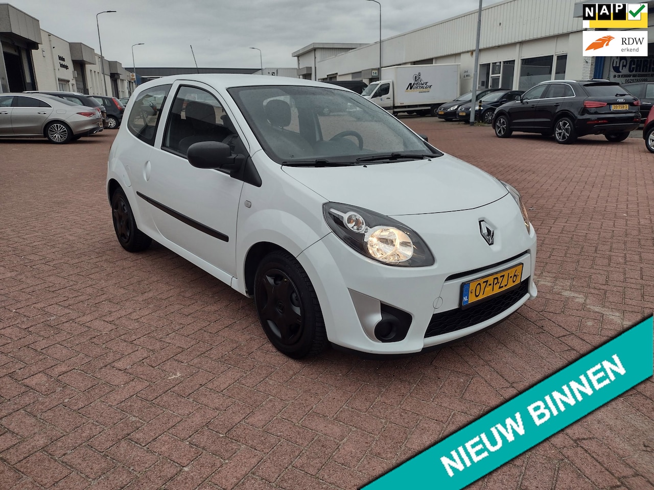 Renault Twingo - 1.2-16V Authentique MOOIE AUTO BEL 0619590613 APK 15-04-2027 - AutoWereld.nl