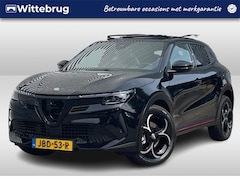 Alfa Romeo Junior - 1.2 Turbo Hybrid 4WD Ibrida Q4 | Sportpack | Techno Pakket | Schuif/kanteldak