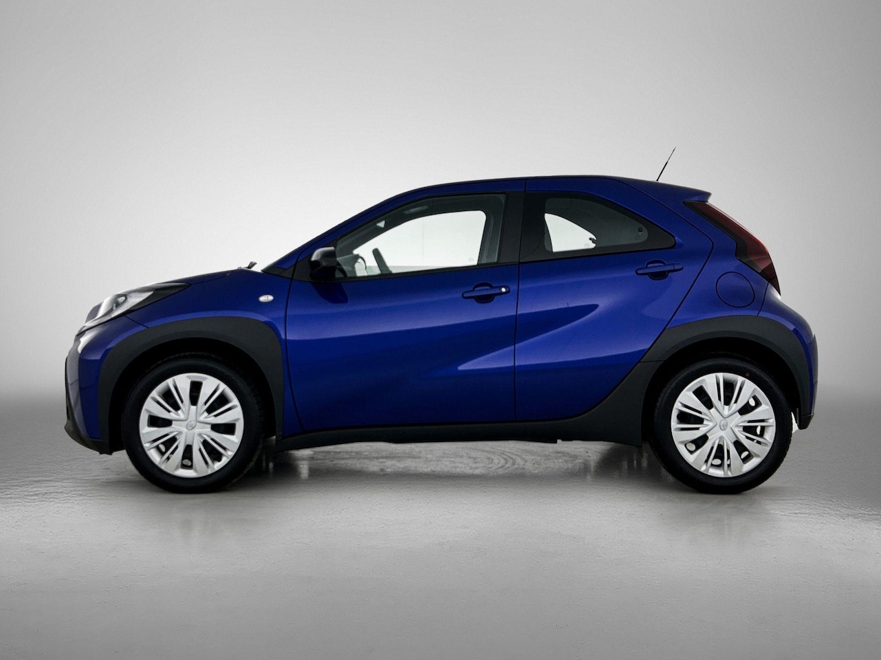 Toyota Aygo X - 1.0 VVT-i MT play 1.0 VVT-i MT Play - AutoWereld.nl