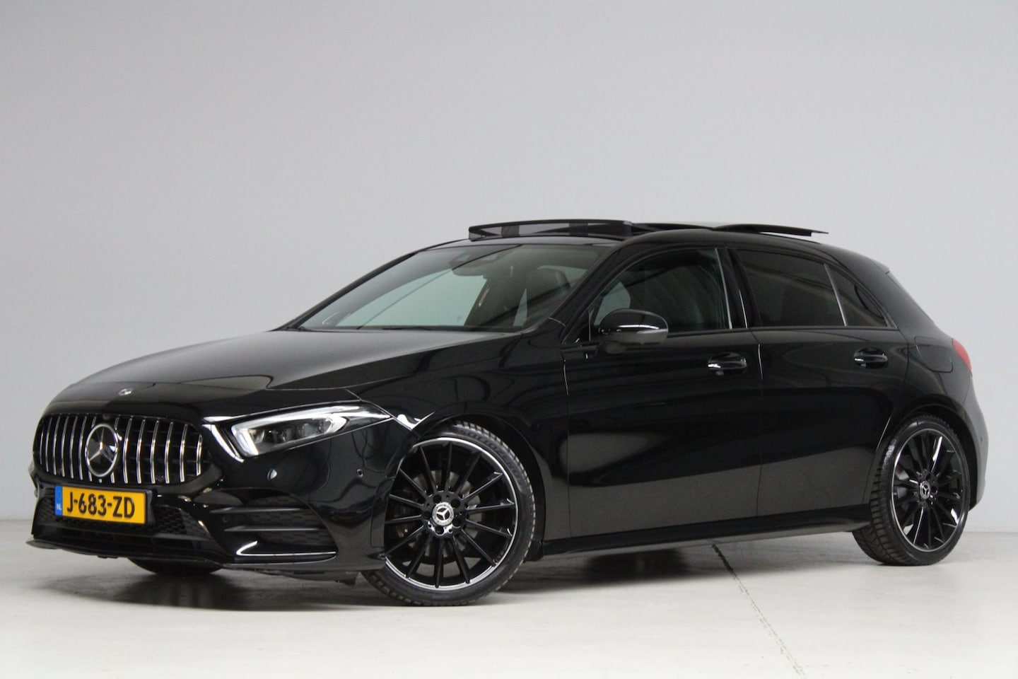 Mercedes-Benz A-klasse - 200 AMG Night Pakket| head-up | 360 camera | burmester | elek. stoelen | stoelkoeling | ad - AutoWereld.nl