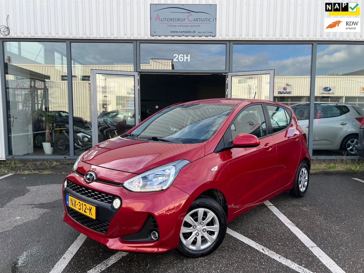 Hyundai i10 - 1.0i Go! 2017 NAVI | CARPLAY | CLIMA | CRUISE CONTROL | SERVICE PASPOORT / DEALER | NAP | - AutoWereld.nl