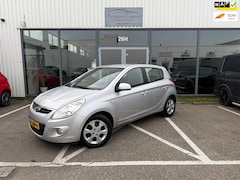 Hyundai i20 - 1.6i i-Catcher CLIMATE CONTROL | HALF LEER | DEALER ONDERHOUDEN | NAP | APK |