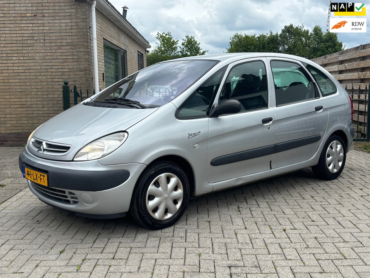 Citroën Xsara Picasso - 1.8i-16V |airco | nw apk | trekhaak | koopje ! - AutoWereld.nl