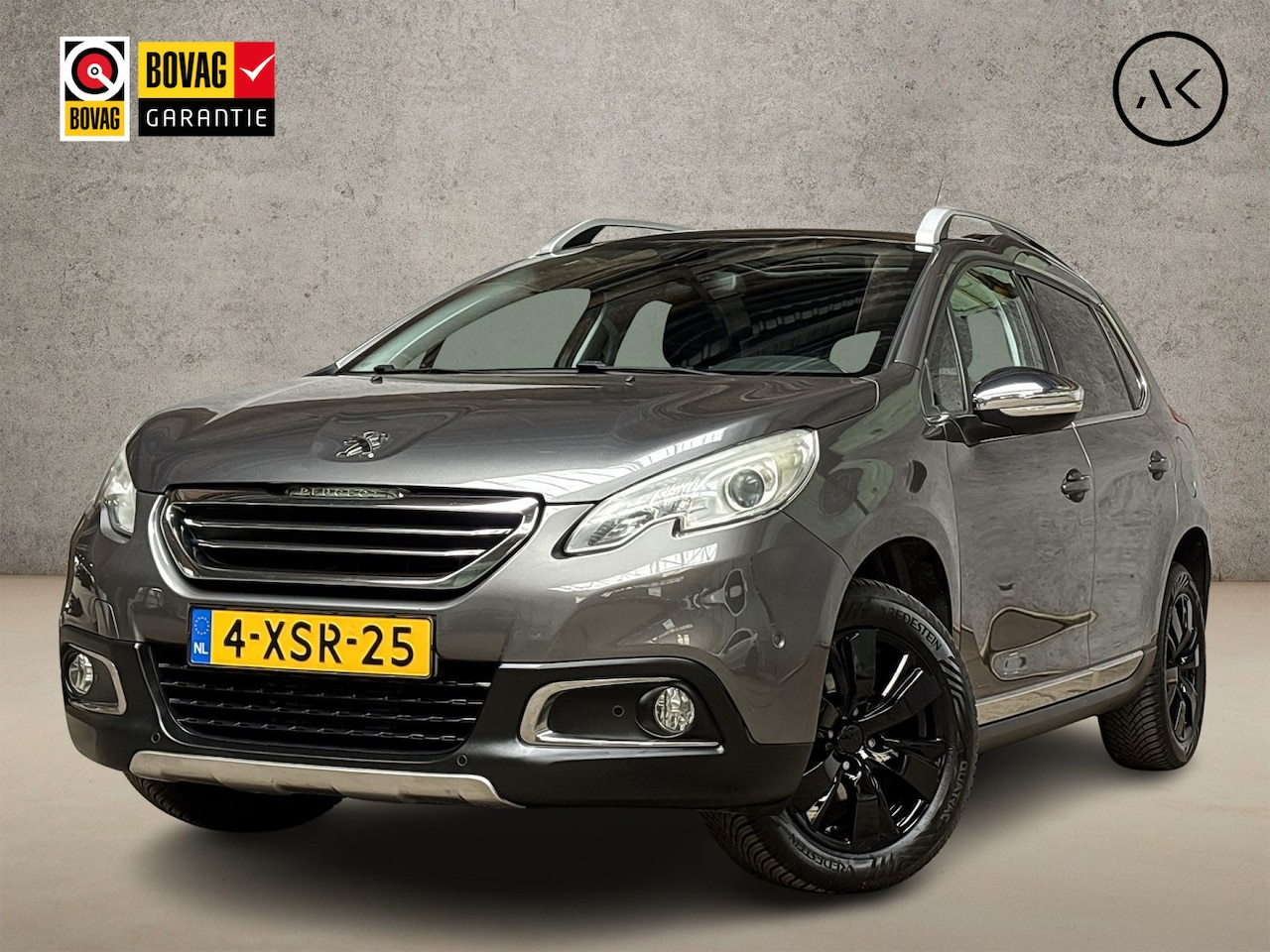 Peugeot 2008 - 1.2 PureTech Allure Automaat (PANORAMADAK, NAVIGATIE, CLIMATE, LEDER, SPORTSTOELEN, PARKEE - AutoWereld.nl