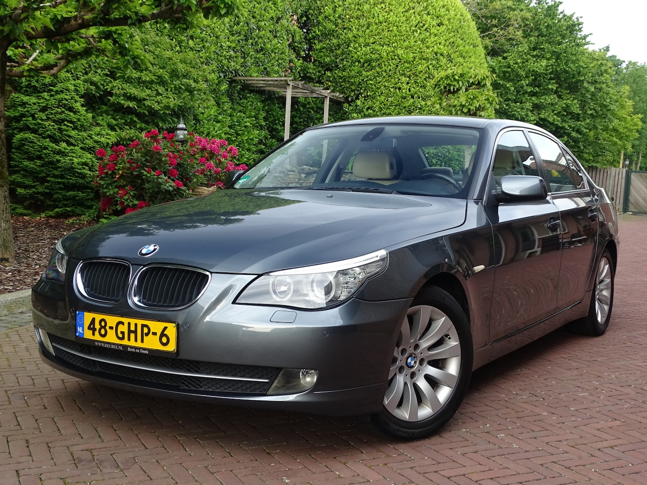 BMW 5-serie - 520i Exe Leder int. Navi. Trekhaak Nw.staat - AutoWereld.nl