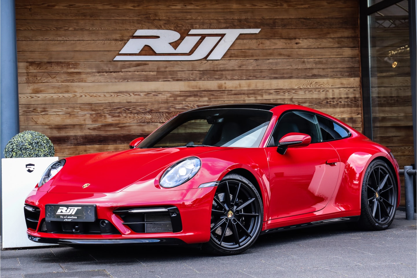 Porsche 911 - 992 3.0 Carrera 4 S **Pan.dak/Excl.Manufactor/LIFT/Burmester/Night/4WS** - AutoWereld.nl