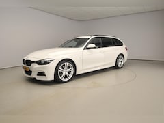 BMW 3-serie Touring - 318i | M-Sportpakket | LED | Leder | Navigatie | Panoramadak | Trekhaak | Sportstoelen | S