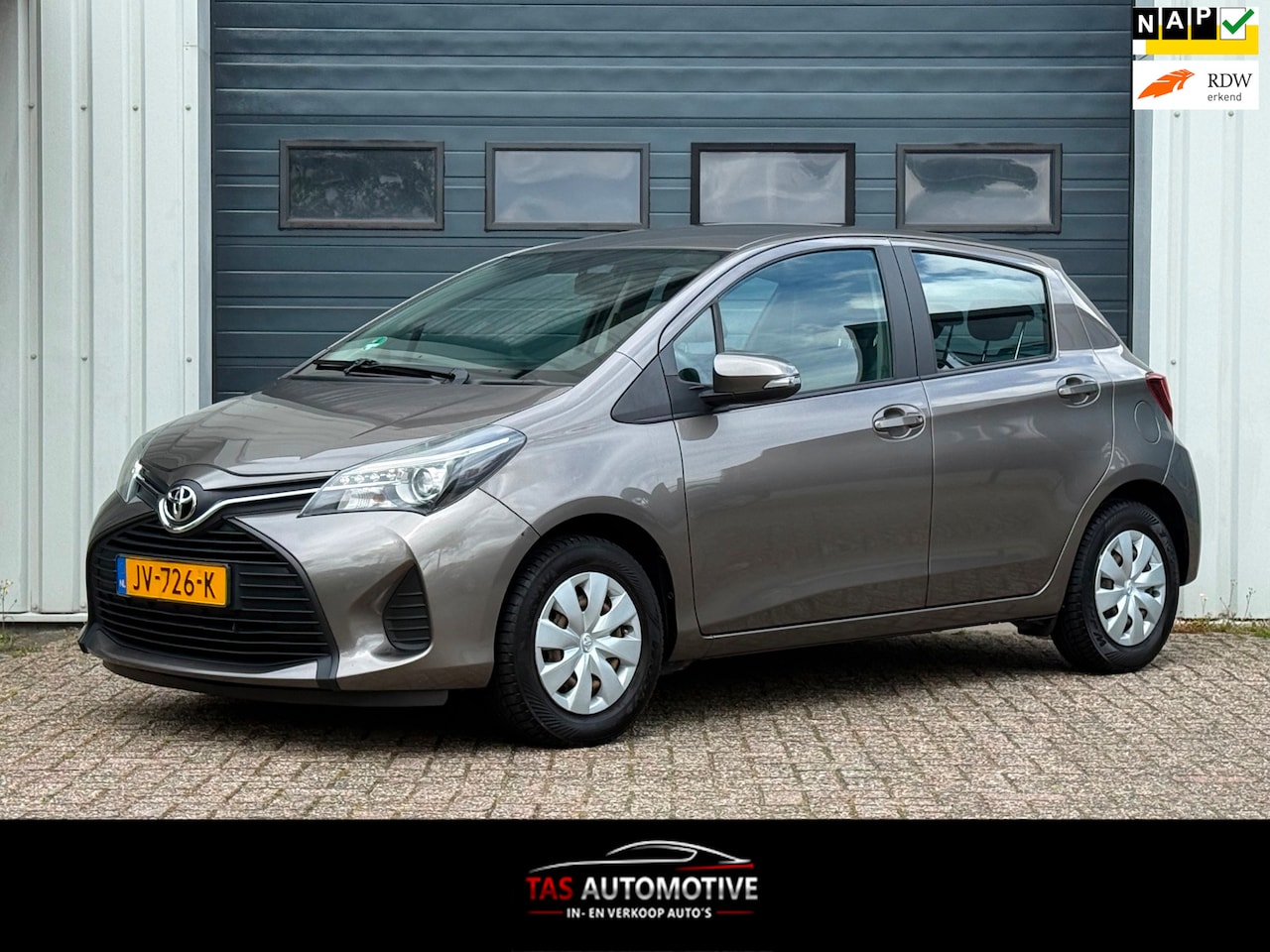 Toyota Yaris - 1.3 VVT-i Now AIRCO / NIEUWE APK / NAP - AutoWereld.nl