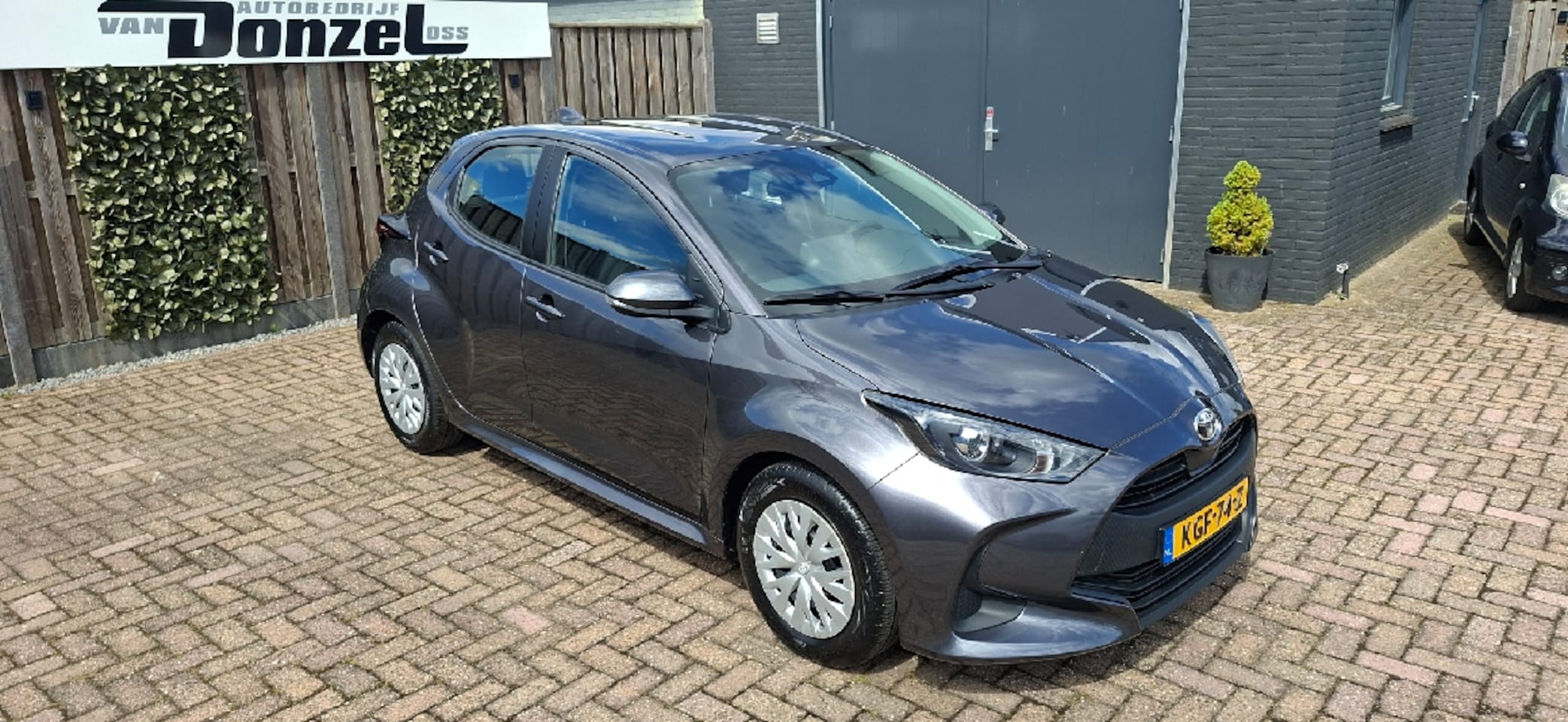 Toyota Yaris - 1.0 VVT-i 64100 km , CAMERA , appel carplay - AutoWereld.nl