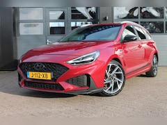Hyundai i30 - 1.5 T-GDI MHEV NLINE *NL-auto* winterbanden set