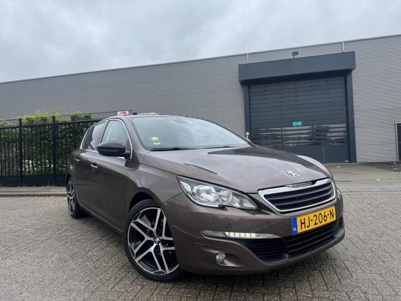 Peugeot 308 - 1.6 BlueHDi Panorama|Camera 120Pk 2015 - AutoWereld.nl